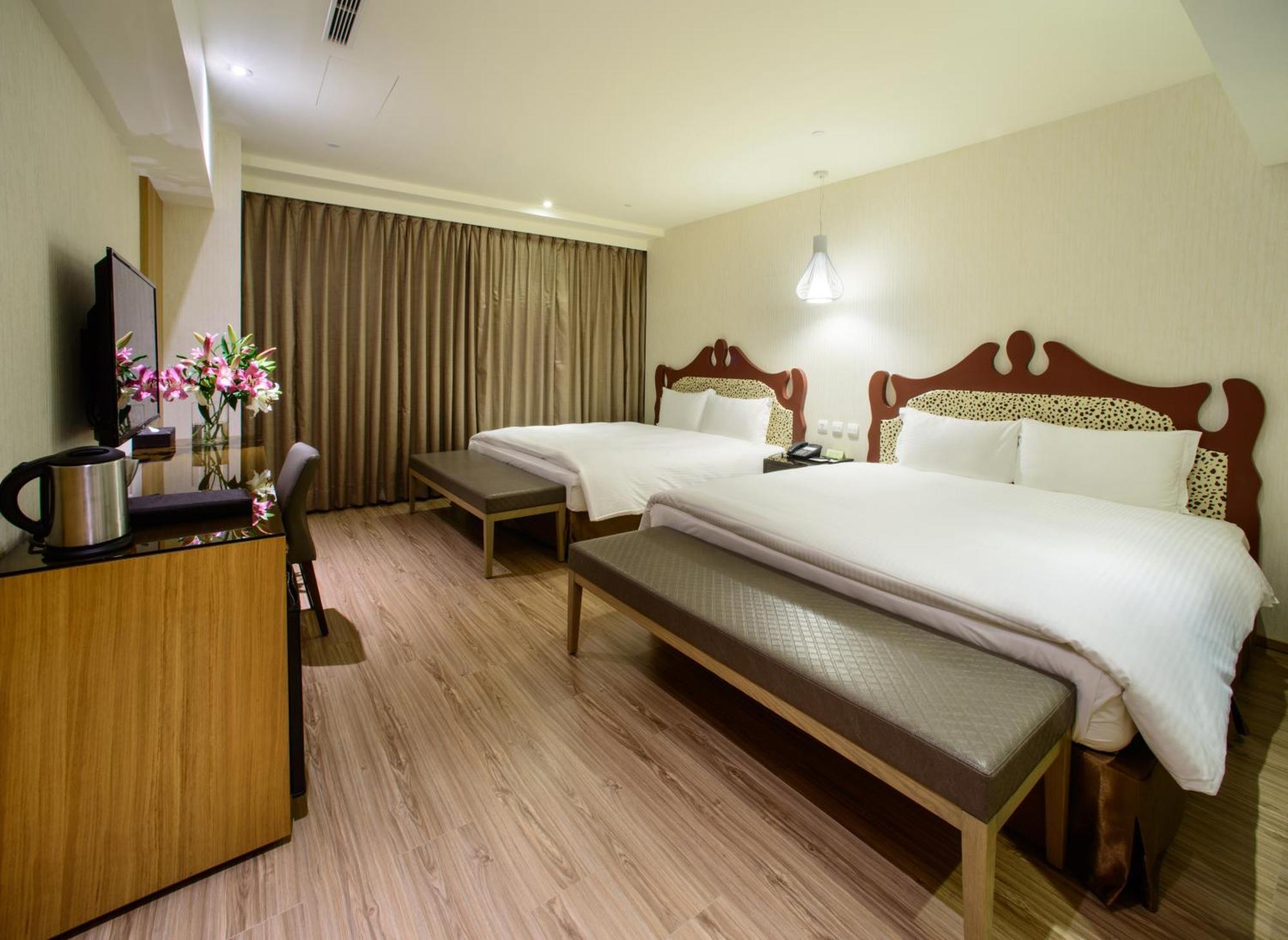 Stay Hotel - Taichung Yizhong Стая снимка