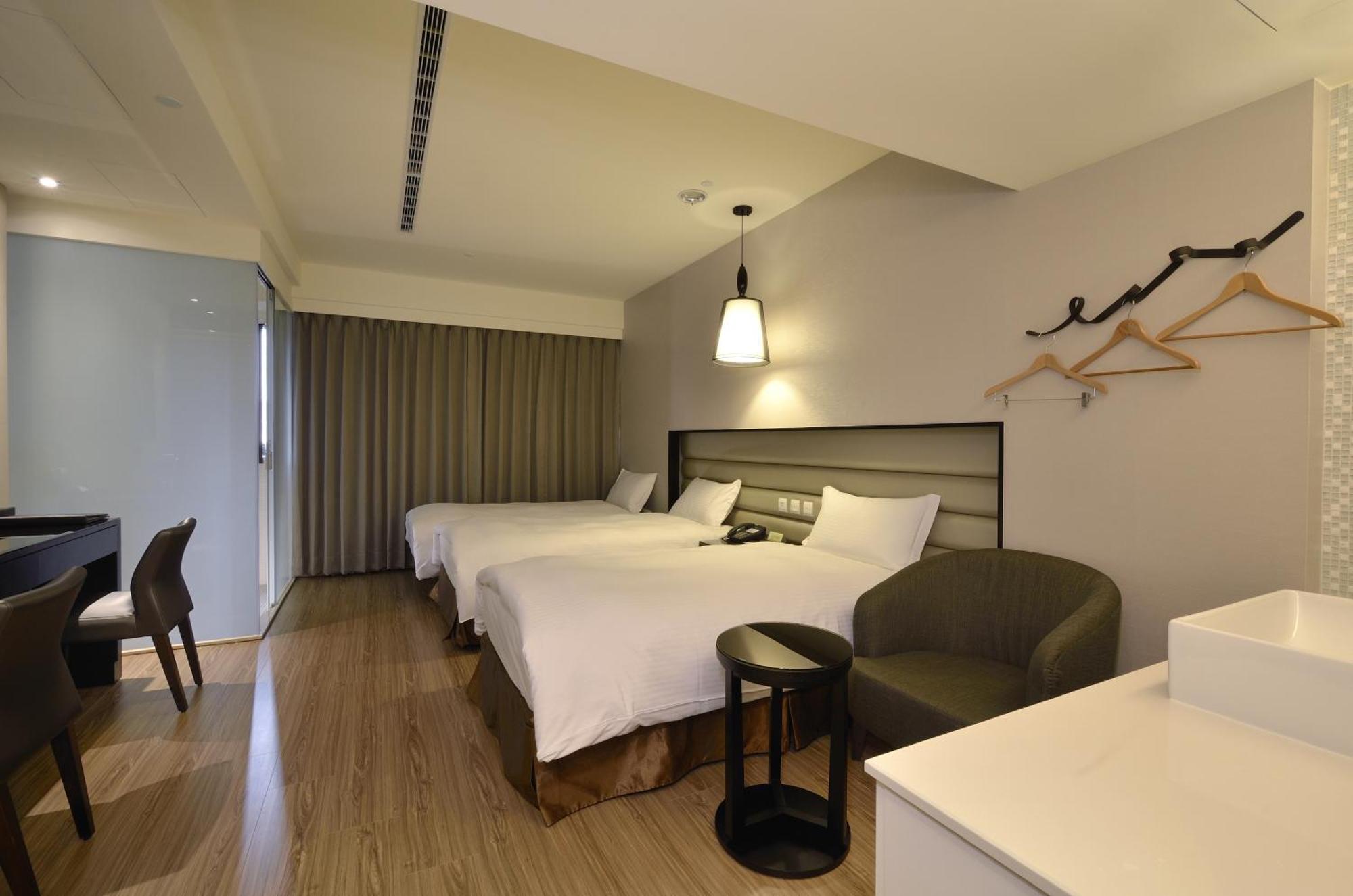 Stay Hotel - Taichung Yizhong Стая снимка