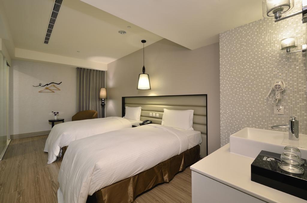 Stay Hotel - Taichung Yizhong Екстериор снимка