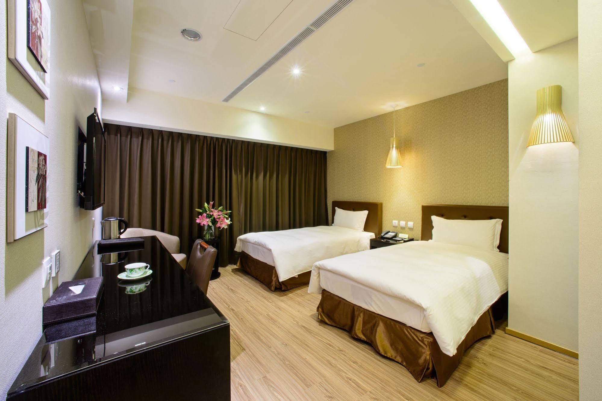 Stay Hotel - Taichung Yizhong Екстериор снимка
