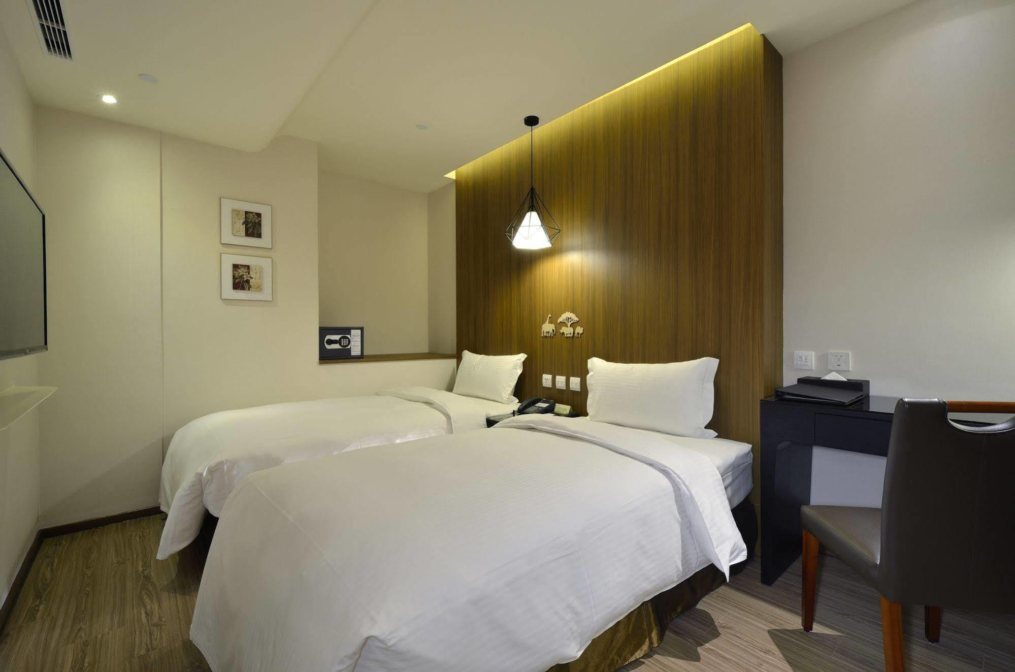 Stay Hotel - Taichung Yizhong Екстериор снимка